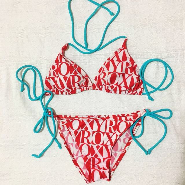 ROXY 2pc. Swimsuit (Category: Bikinis & Swimsuits) located in Quezon City. Submitted by dangletsgo (Listing ID 104313655, Image 1). Description: .
