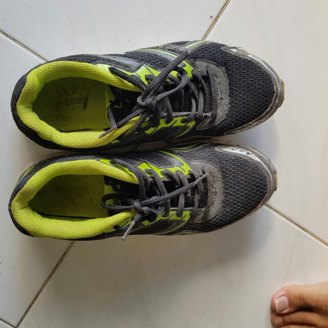 Sepatu League Original Size 42 Murah Aja Men S Fashion Men S Footwear On Carousell