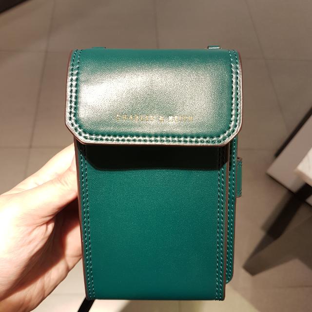 Bn Charles N Keith Sling Wallet Green Women S Fashion Bags Wallets On Carousell