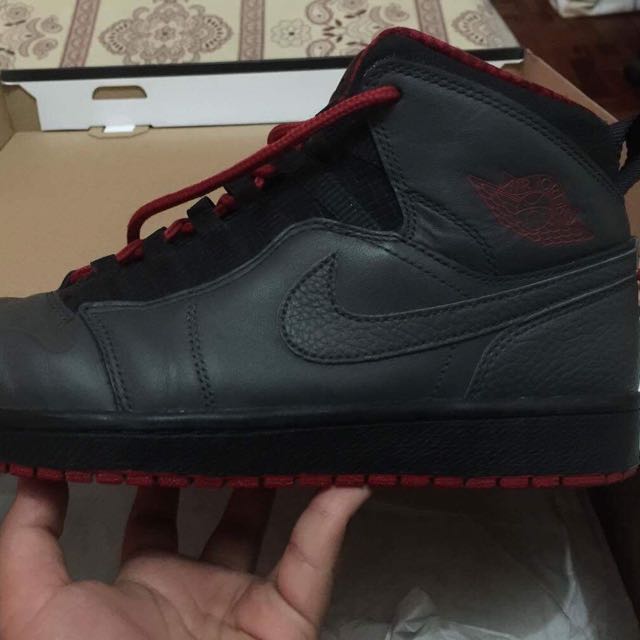 Nike Air Jordan 1 Retro '94 (Category: Sneakers) located in Quezon City. Submitted by ronugh (Listing ID 104623706, Image 2). Description: .