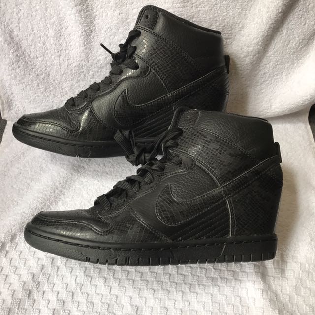 Nike Woman Dunk Sky Hi Carousell