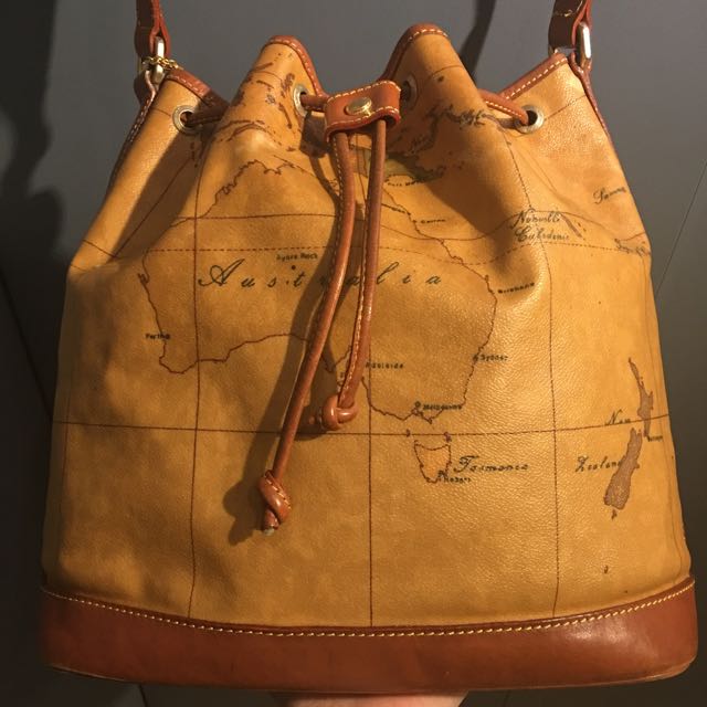 Alviero bucket bag sales