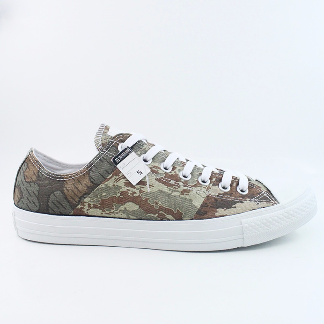 chucks khaki