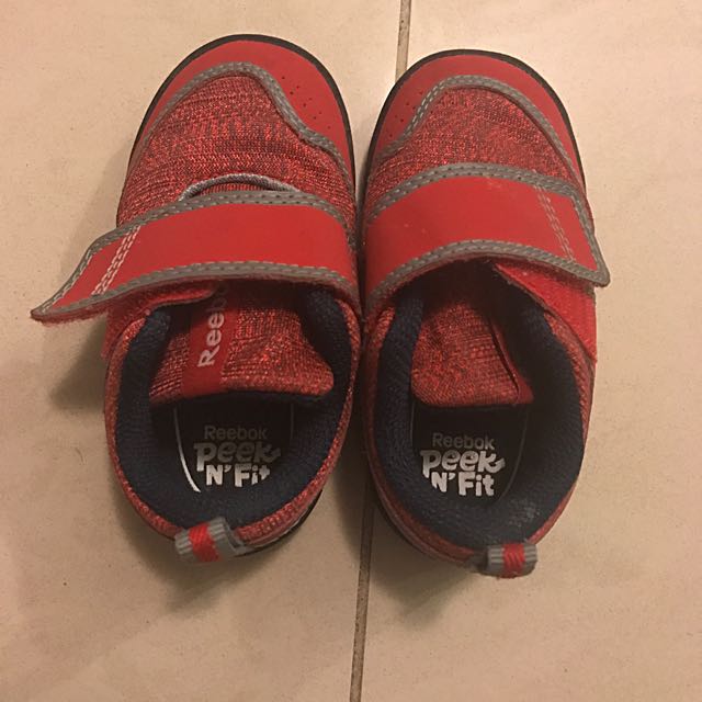 Reebok Peek N Fit Shoes