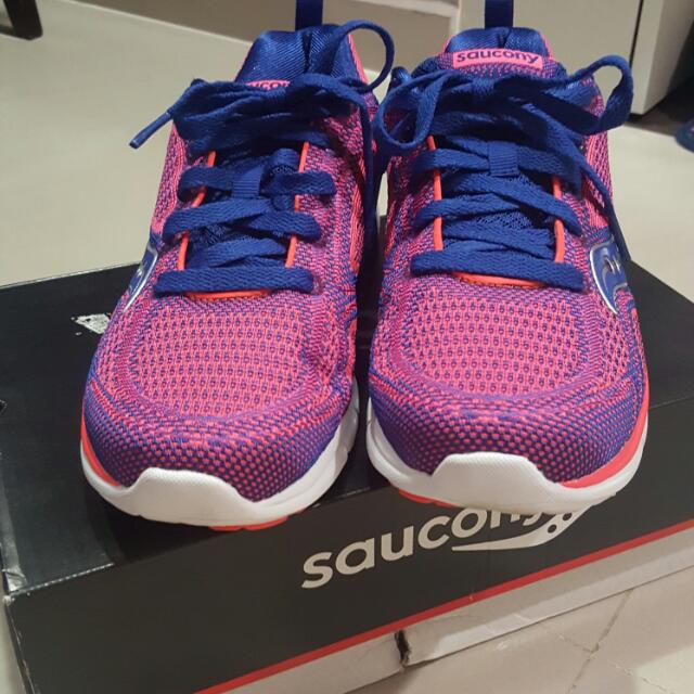 saucony womens shoes with memory foam