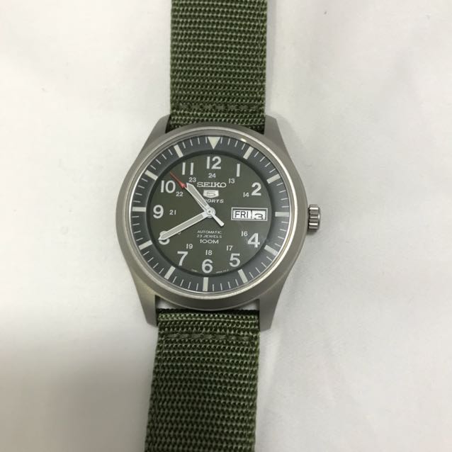 Seiko men's snk805 seiko 5 automatic stainless steel watch with green canvas outlet
