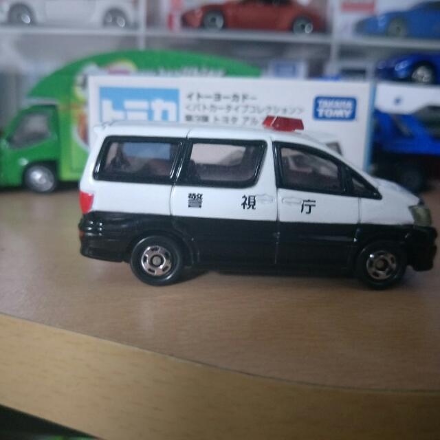 tomica toyota alphard