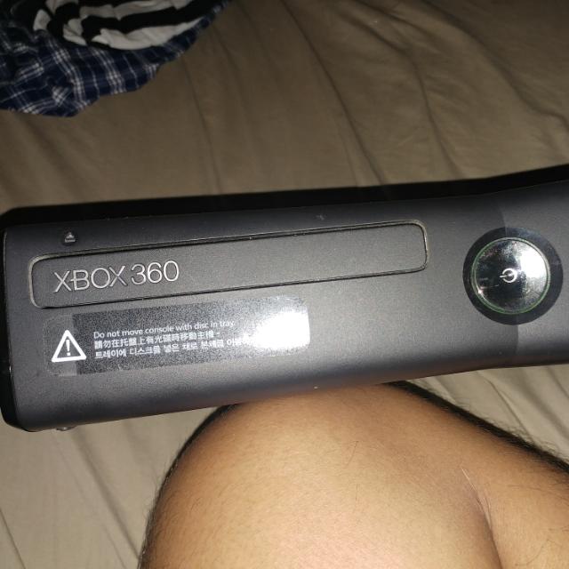 Xbox 360 4gb With Kinect And Games (Category: Xbox) located in Makati City. Submitted by aaronf20 (Listing ID 104780052, Image 2). Description: Selling my xbox 360 4gb with kinect Inclusion Xbox Unit Kinect 2 controller Charger Games Check it on the pictures.