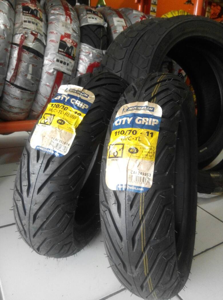Michelin City Grip 110 70 11 120 70 10 Aksesoris Mobil Di Carousell