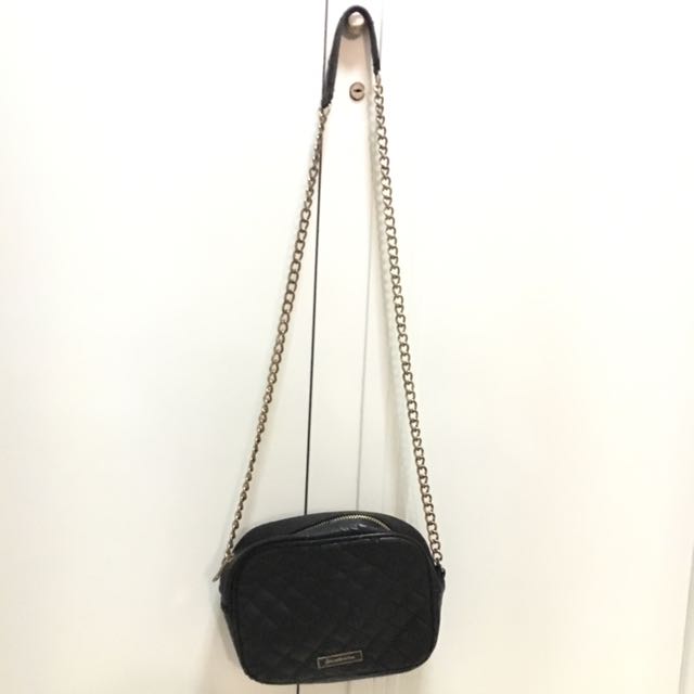 Stradivarius sling bag top