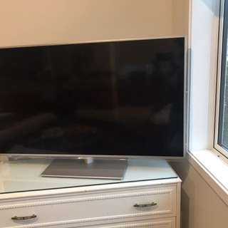 Panasonic 42“ HD smart TV
