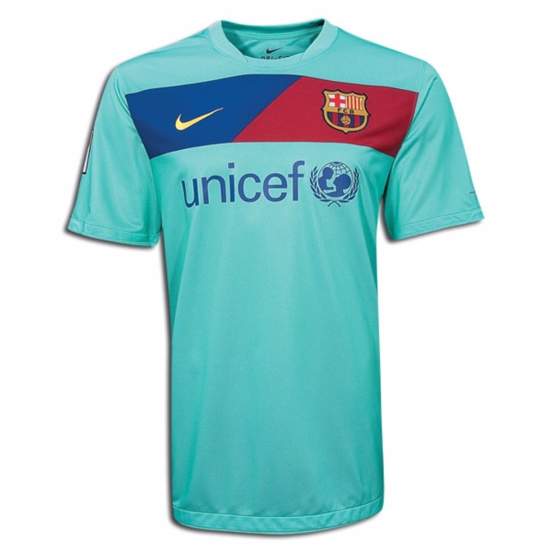 Authentic Barcelona 10 11 Away Jersey With Messi Name Size M Men S Fashion Activewear On Carousell