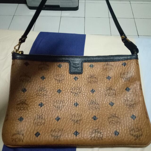 Fast deal 200 Authentic MCM Pochette Luxury Bags Wallets on