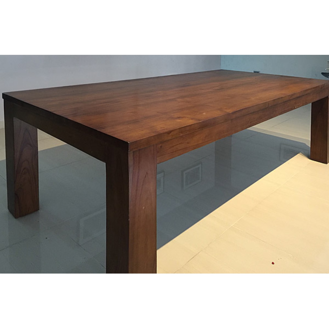Dining table - solid teak wood - seats 8 persons, Furniture & Home