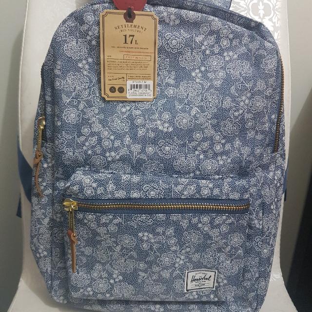 Herschel Settlement Midvolume Backpack Crosshatch Floral Chambray Women s Fashion Bags Wallets Backpacks on Carousell