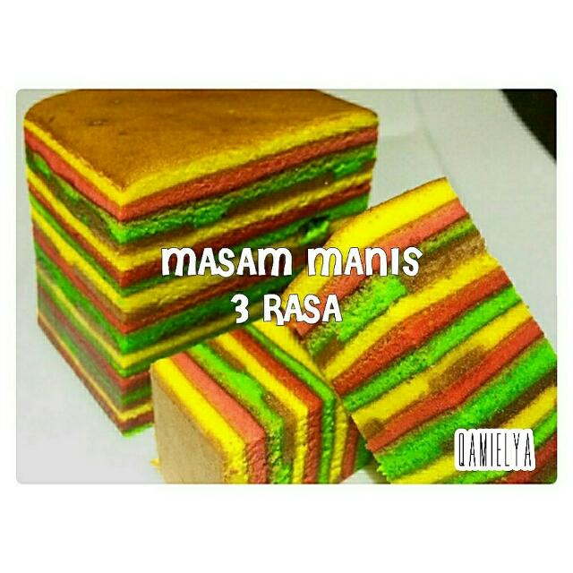 Kek Lapis Sarawak Masam Manis 3 Rasa Food Drinks Baked Goods On Carousell