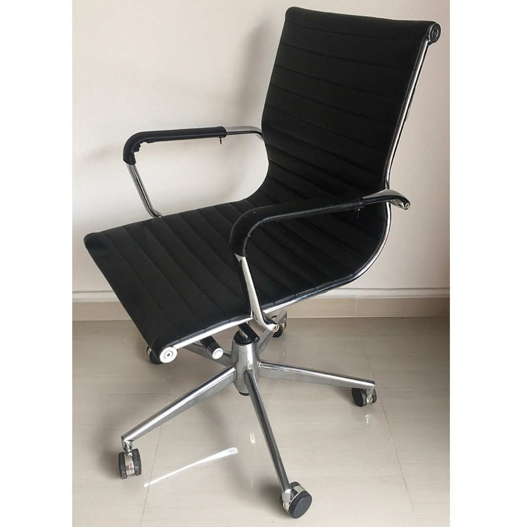 Office chairs / dining table chairs. With wheels. Turns., Furniture