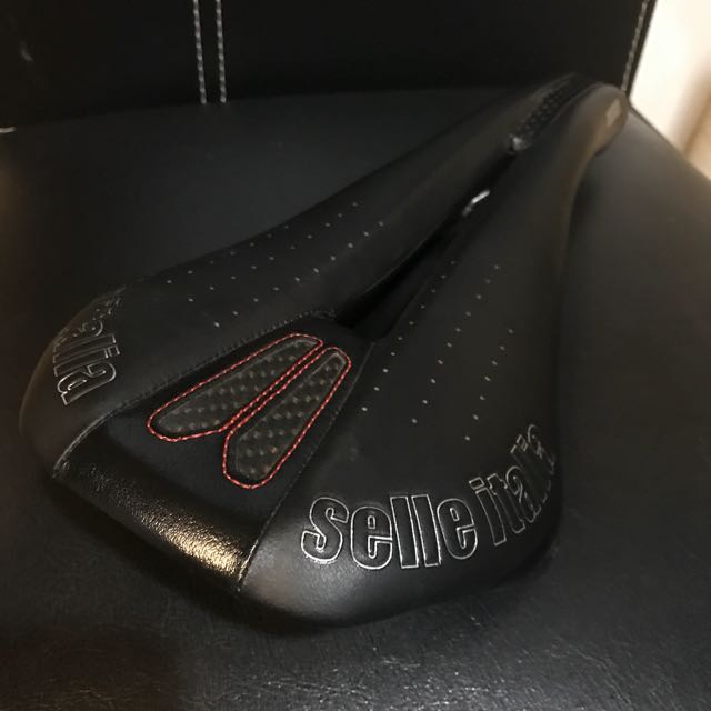 Selle Italia Novus Kit Carbonio Flow S Saddle, Sports Equipment, Bicycles \u0026  Parts, Bicycles on Carousell