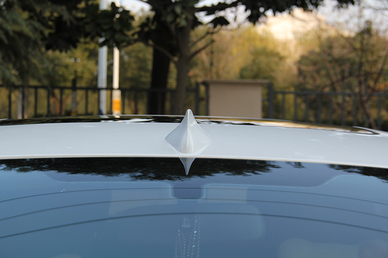Shark Fin Antenna / Antena Sirip Hiu untuk mobil, Aksesoris Mobil di  Carousell