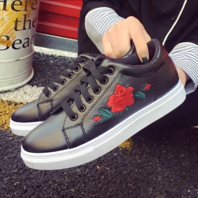 Tumblr Korean Trendy Embroidered Roses Sneakers White Shoes Ulzzang Shoes Cheap Flower Patch Sneakers Leather
