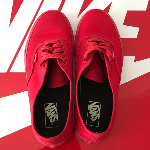 Vans authentic shop triple red
