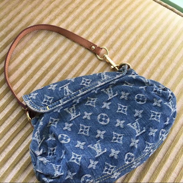 💯%Authentic Louis Vuitton Denim Jeans Fabric Limited Edition Shoulder Bag,  Luxury, Bags & Wallets on Carousell