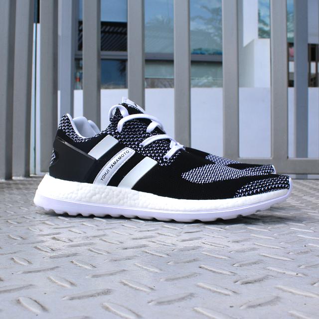 BNIB Y 3 Pure Boost ZG Knit Oreo Men s Fashion Footwear Sneakers on Carousell