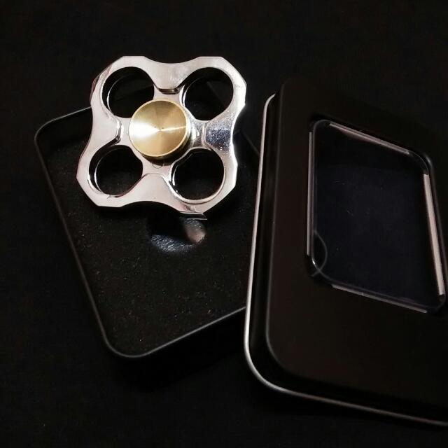 FIDGET SPINNER (COD) (Category: Others) located in Cheras. Submitted by dewataraya81 (Listing ID 103830658, Image 1). Description: Fidget Spinner (LIMITED EDITION) very highspeed RM60 ....COD area Kuala lumpur..Cheras...ampang..Hulu langat..Kajang..Bangi..Putrajaya..dan kawasan berdekatan.