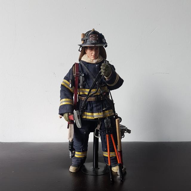 hot toys firefighter