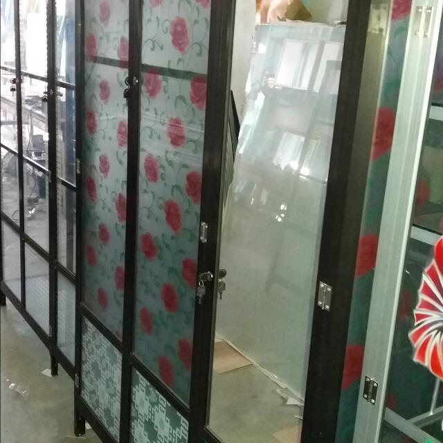Lemari Pakaian Aluminium Kaca 3pintu Perabotan Rumah Di Carousell Hal ini dikarenakan konsep nuansa alam yang ditampilkan dari motif bunganya tersebut membuat lebih fresh. lemari pakaian aluminium kaca 3pintu