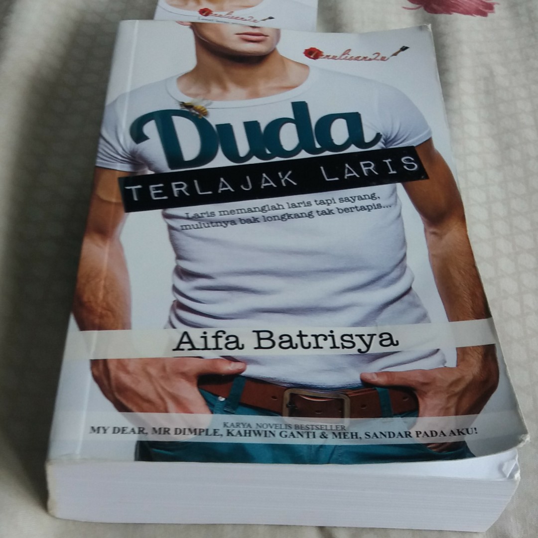 Novel Duda Terlajak Laris Dari Aifa Batrisya Books Stationery Fiction On Carousell