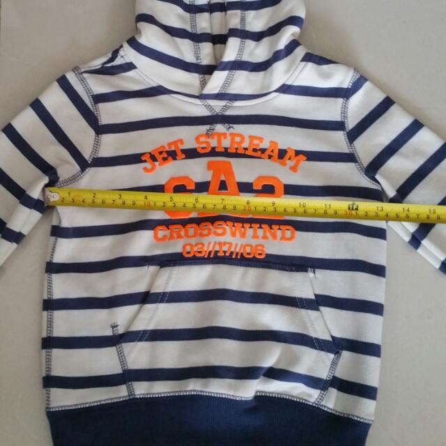 Pullover With Hood (Category: Babies & Kids Fashion) located in Singapore. Submitted by mgohst (Listing ID 105541821, Image 3). Description: .