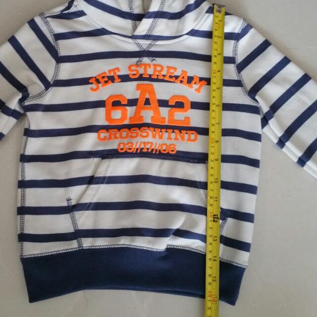Pullover With Hood (Category: Babies & Kids Fashion) located in Singapore. Submitted by mgohst (Listing ID 105541821, Image 2). Description: .