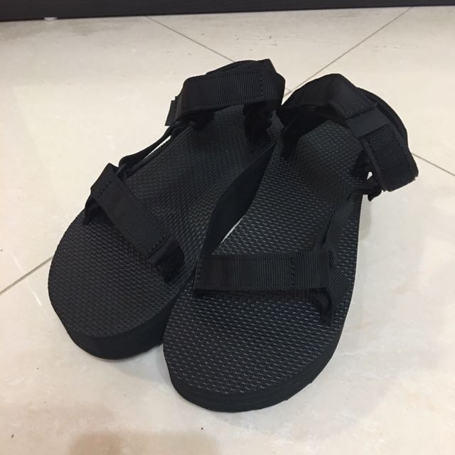 nike teva