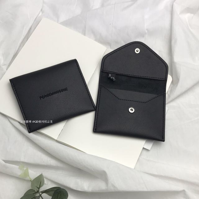 Peaceminusone GD Card Holder, Men's Fashion, Watches & Accessories 