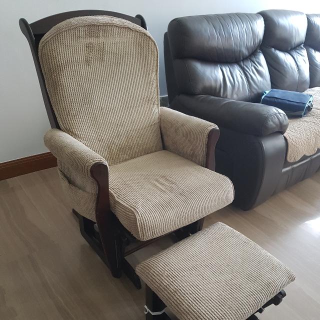 nursing chair with stool