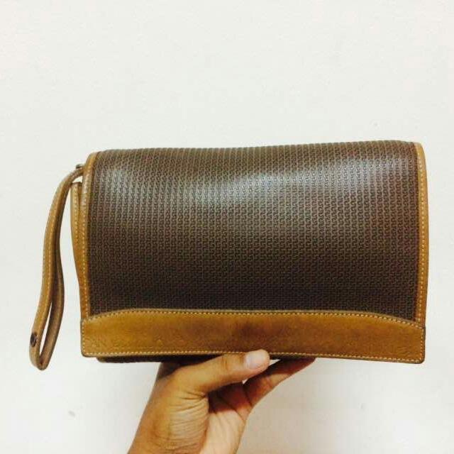 Charles jourdan clutch hot sale bag