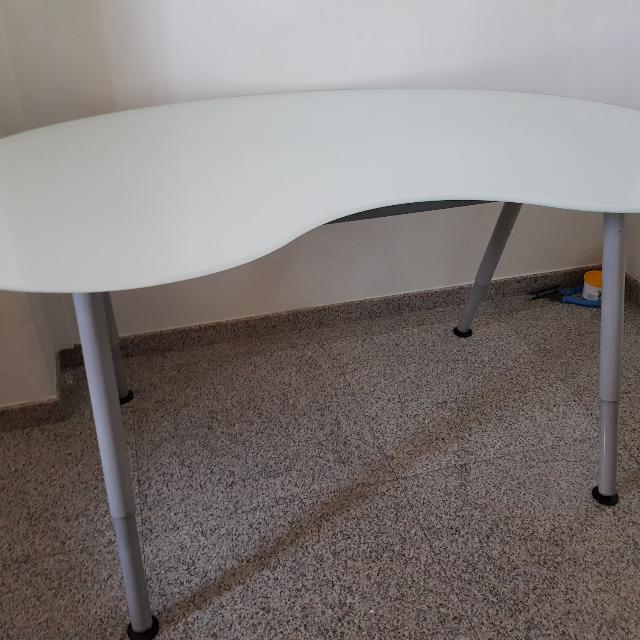 Curved Desk, Furniture & Home Living, Furniture, Tables & Sets on Carousell
