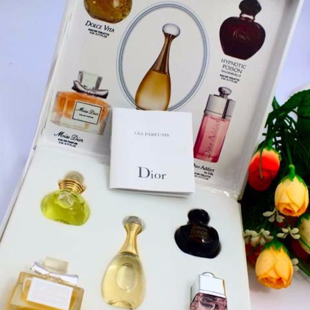 Женский парфюмерный набор. Набор кристиан диор 5 в 1. Подарочный набор burberry "my burberry",. Набор маленьких духов. Набор духов диор parfums christian dior.