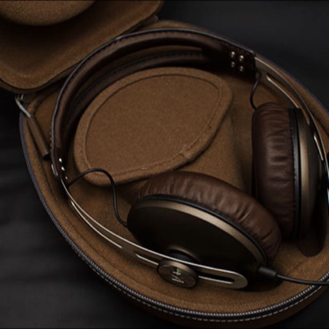 Sennheiser momentum v1 store