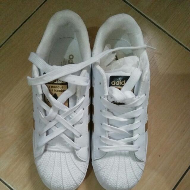 Sepatu Adidas Cewek Ukuran 40 Warna Putih Fesyen Wanita Sepatu Di Carousell