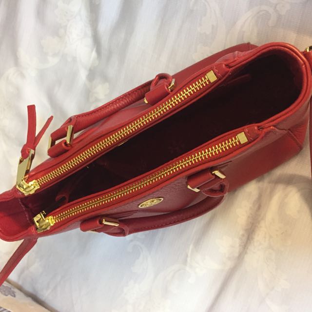 Tory Burch Landon Mini Square Tote (Red), Women's Fashion, Bags & Wallets,  Shoulder Bags on Carousell