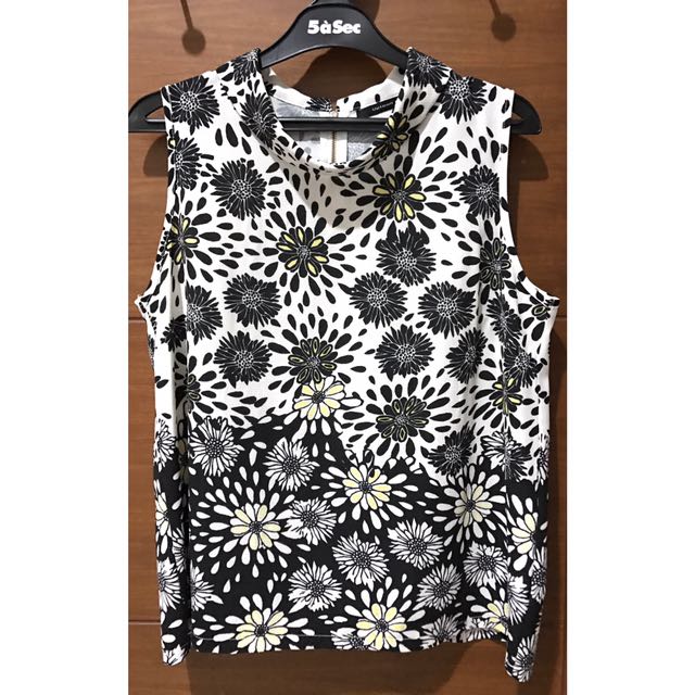 Uptown Girl Flower Top Women S Fashion Women S Clothes Tops On Carousell