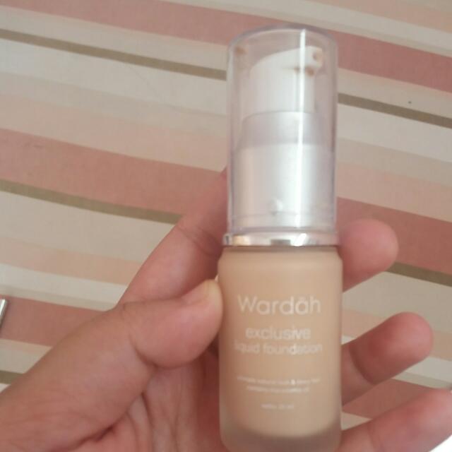 Wardah Exclusive Liquid Foundation No 1 Light Beige Kesehatan