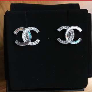 AUTHENTIC CHANEL EAR STUD