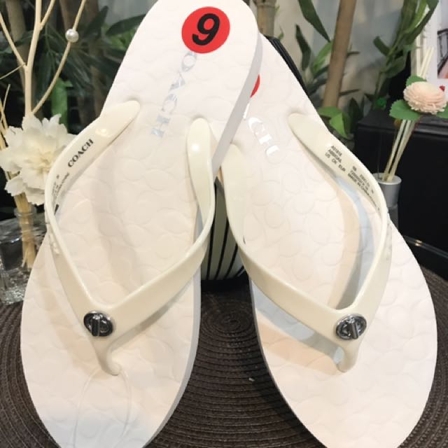 White coach flip flops Outlet