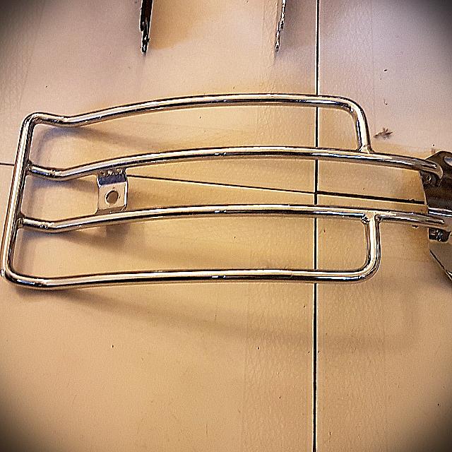 Fatboy luggage shop rack