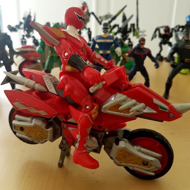 Power Rangers Merah Toys Collectibles Mainan Di Carousell