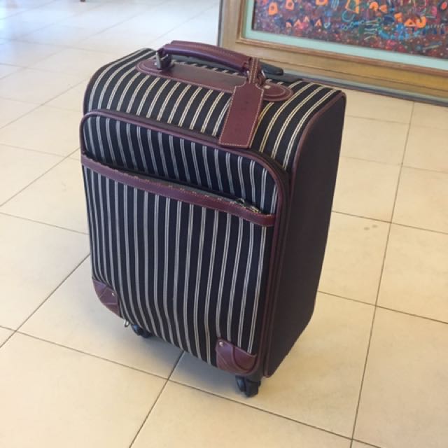 Pujols CarryAll Luggage Bag, Luxury, Bags & Wallets on Carousell