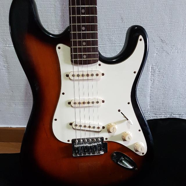 Vantage stratocaster store